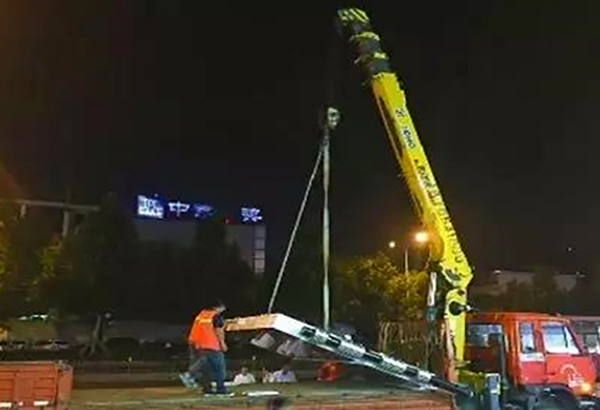 戶外趨勢(shì)：濟(jì)南市區(qū)戶外加速拆遷，綠地高媒成廣告主首選
